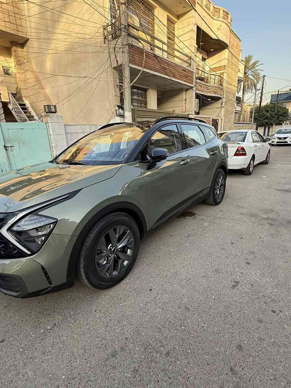 الرقم ***********
سبورتج ٢٠٢٢ هايبرد فول مواصفات واحد على واحد بانورامه بصمه تحكم ستيرن كشنات تدفئه تبريد  رادار كامرات محيطيه  فول مناقصه برغي مكان سياره بغداد حي جهاد السعر١٨٥ وبيه مجال
