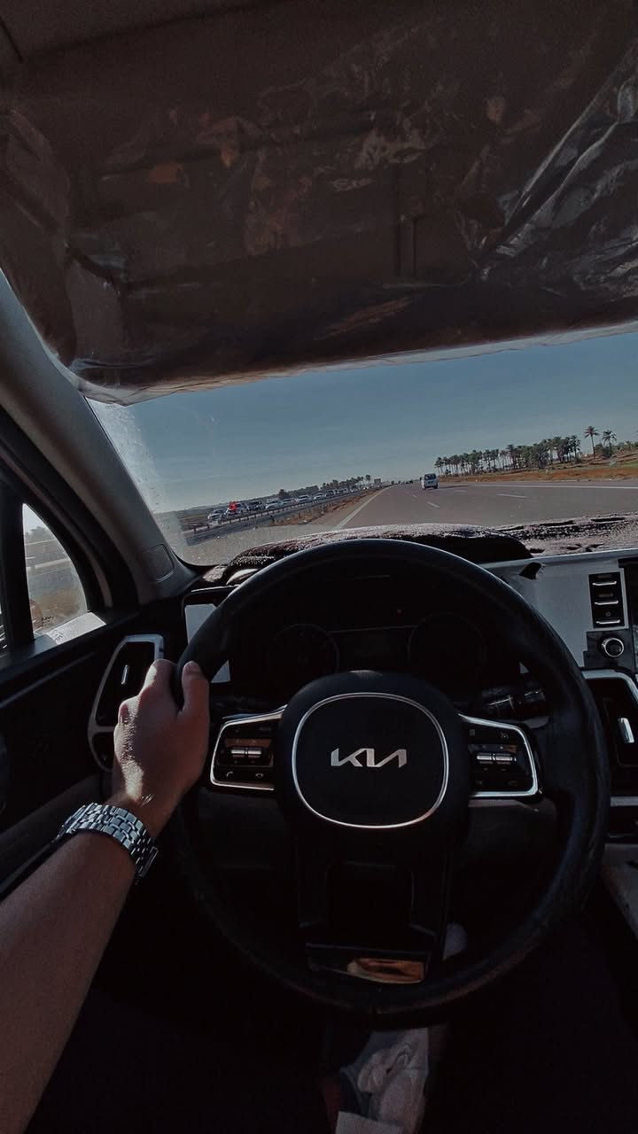 سورنتو 2022 
4 سلندر 
تحكمات ستيرن 
كشن كهربائي 
السيارة ماشية 100 الف كيلو 
رقم بغداد بأسمي 
جاهزة ان شاء الله 
ما بيها اي نقص 
بيها بارد بالجاملغ الامامي
السعر 240$ ورقة 
‭0771 861 1797‬ التواصل واتساب فقط
