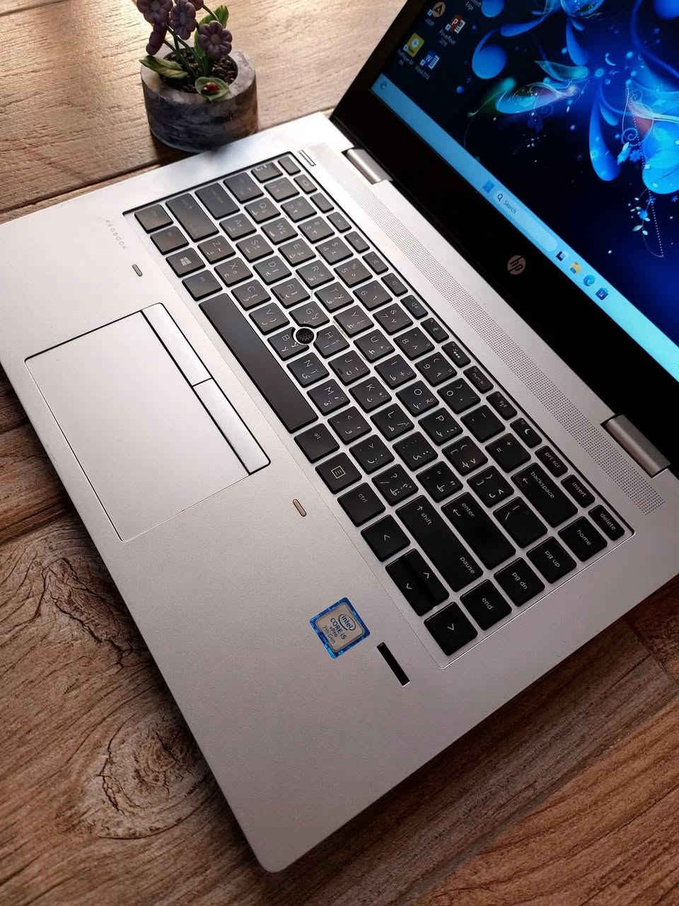 لابتوب Hp 640 probook  مناسب للدراسة و التصفح والاعمال المكتبية
Hp probook 640 جيل سابع
.
السعر 235 الف مع التوصيل
. 
 النظافة شرط اخو الجديد تفحص بيدك واجيك يلة تأخذها اذا مو اخو الجديد يرجع 
……………………
 المعالج Core i5-7th جيل سابع 
 ذاكرة الوصول العشوائي (الرام) 8GB 
 التخزين( الهارد) 256GB SSD 
كارت شاشة انتل داخلي  4GB 
 مقاس الشاشة 14 انج 
 كيبورد  عربي انكليزي  
الرام والهارد قابل للتطوير 
…………………………………


**إذا كنت صاحب هذا الإعلان وتريد حذفه لأي سبب، رجاءا أرسل رسالة إلى الدعم الفني**