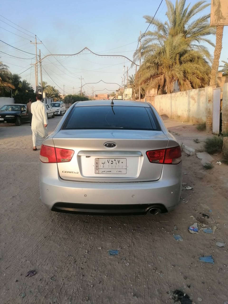 السلام عليكم 
كيا سيراتو موديل 2012 خليجي كفاله عدا بارد بلدور الخلفي فول مواصفات واحد على واحد تخم تاير جديد غرفه جديده حداديه وتبريد كله جديد  بصمتين وحده مامستخدمه لسه رقم بغداد الماني راعيهه جيراني 
مكانهه الديوانيه قضاء المهناويه 
السعر 115 وبيهه مجال لل استفسار ***********
