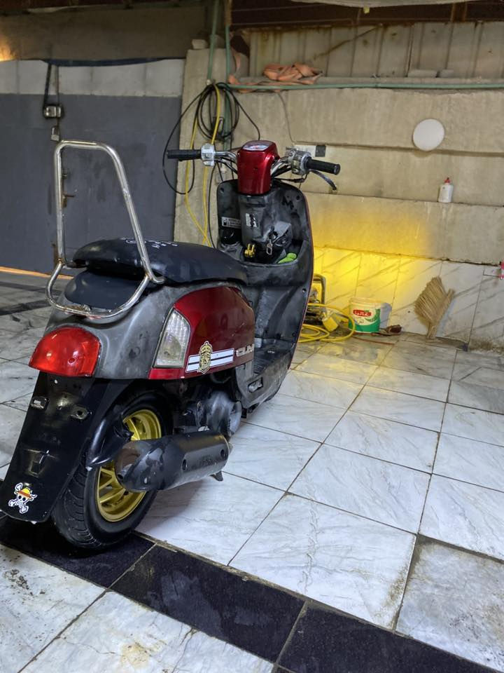 دراجه ماكس بوليسي كفاله عامه دراجه كابريتر بلاديه 49 مامفتوحه الدراجه بس بيهه نقوصات خفيفه يرادله اشاير بس الوره مابيهن وقبق بانزين مابيهه فقط هذن والباقي كفاله كفرات مختومه كيج بانزين شغال كيج سرعه شغال الباقي كله كفاله عامه شلعه ومعدله فول سعرهه 725 وبيهه مجال قليل حك الجيه مكاني بصره رقمي ***********
