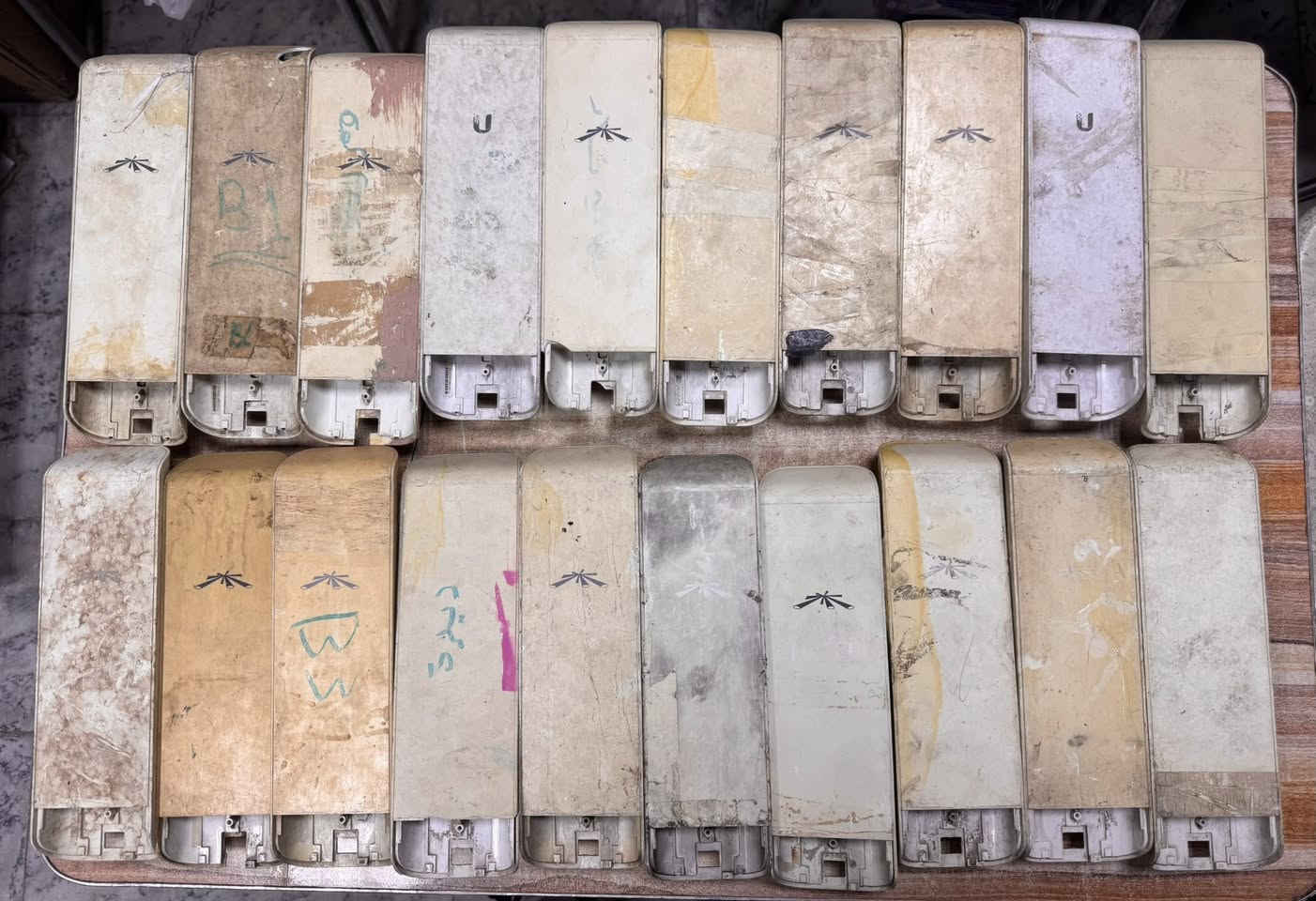 للبيع كاملة مو مفرد ( بغداد )
نانو m2 و جهاز بث هواوي
 ( 20 ) قطعة m2 و ( 7 ) قطع هواوي 
سعر ال m2 للقطعة ( 25 ) و الهواوي ( 150 ) و بيهم مجال
الرقم :- ***********
