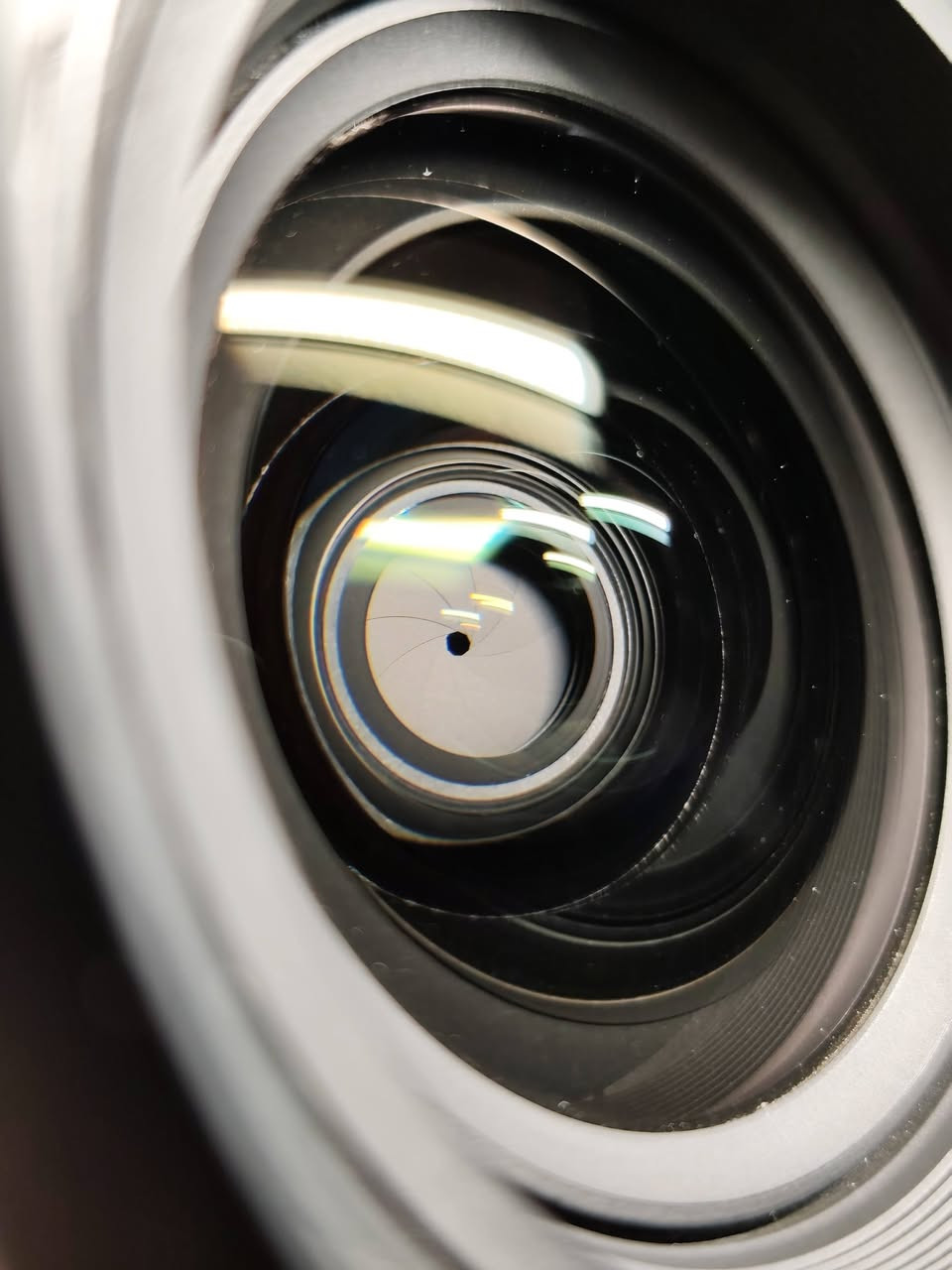 متوفرة عدسة تامرون سوني للبيع
 17-28mm / f2.8 
نظافة تقريباً 90% 
سليمة وشغالة 100%


**إذا كنت صاحب هذا الإعلان وتريد حذفه لأي سبب، رجاءا أرسل رسالة إلى الدعم الفني**