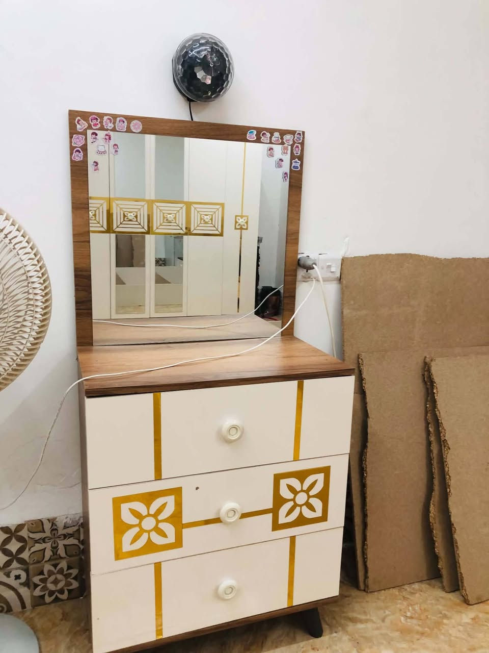 ٥ قطعه سعر ٣٥٠ قفله
العنده غراض للبيع راسلوني *********** او اتصال ع رقم داخل محافظه كركوك
