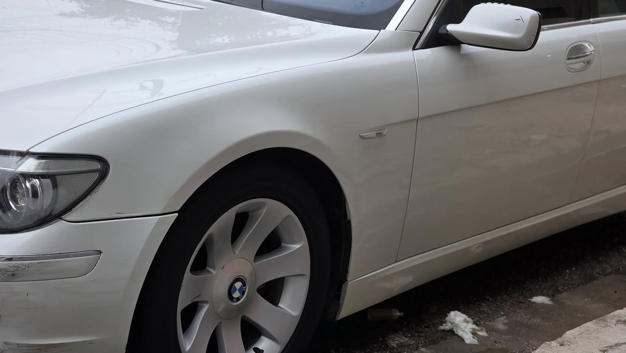 يالله سلام عليكم موديل 2008 كويتيه السياره وكاله علي الغانمي انديفجول حجم 740 تبريد بالسقف مكفوله من الصبغ بيها بارد خشم الجاملغ وشويه من باب الصدر باسمي 
نقصها صدر السياره 60 بالميه وسلايت عاطل وكبات الويل 2وغير هذا جاهزه السياره مكان السياره بغداد العبيدي او حي اور وهذا رقمي
***********
السعر 140
