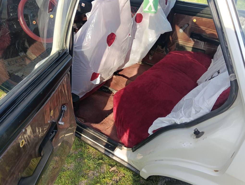 بەناووی خودای گەوورە ئەم سەیارە بۆفرۆشتن فۆکس واگن مۆدێل1988بێ بۆیاخ بێلدراوو کلاستک گێڕوو مەکینە جیتا بەشرت چوار تایەوولی لۆک کامل کارەبای لەسەرشەرکە ماوەتەوە بێخایس پێشوو دوای تازە داگراوە بەشرتی دەفیتەر ئاڕم پلاستیک سلێمانی بەشرتی ئاڕموو ئەوەلێاتکام کامل ئەشیای تەبریدی پێوەیە سعری 27مەجال گەرمشتەریت تێل*********** دار بنديهكان, السليمانية
