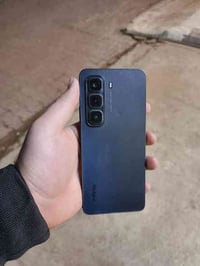 حبايب انفنكس هوت ٥٠  للبيع فقط  استخدام شهرين بس نضيف جدا مواصفاته كلش...