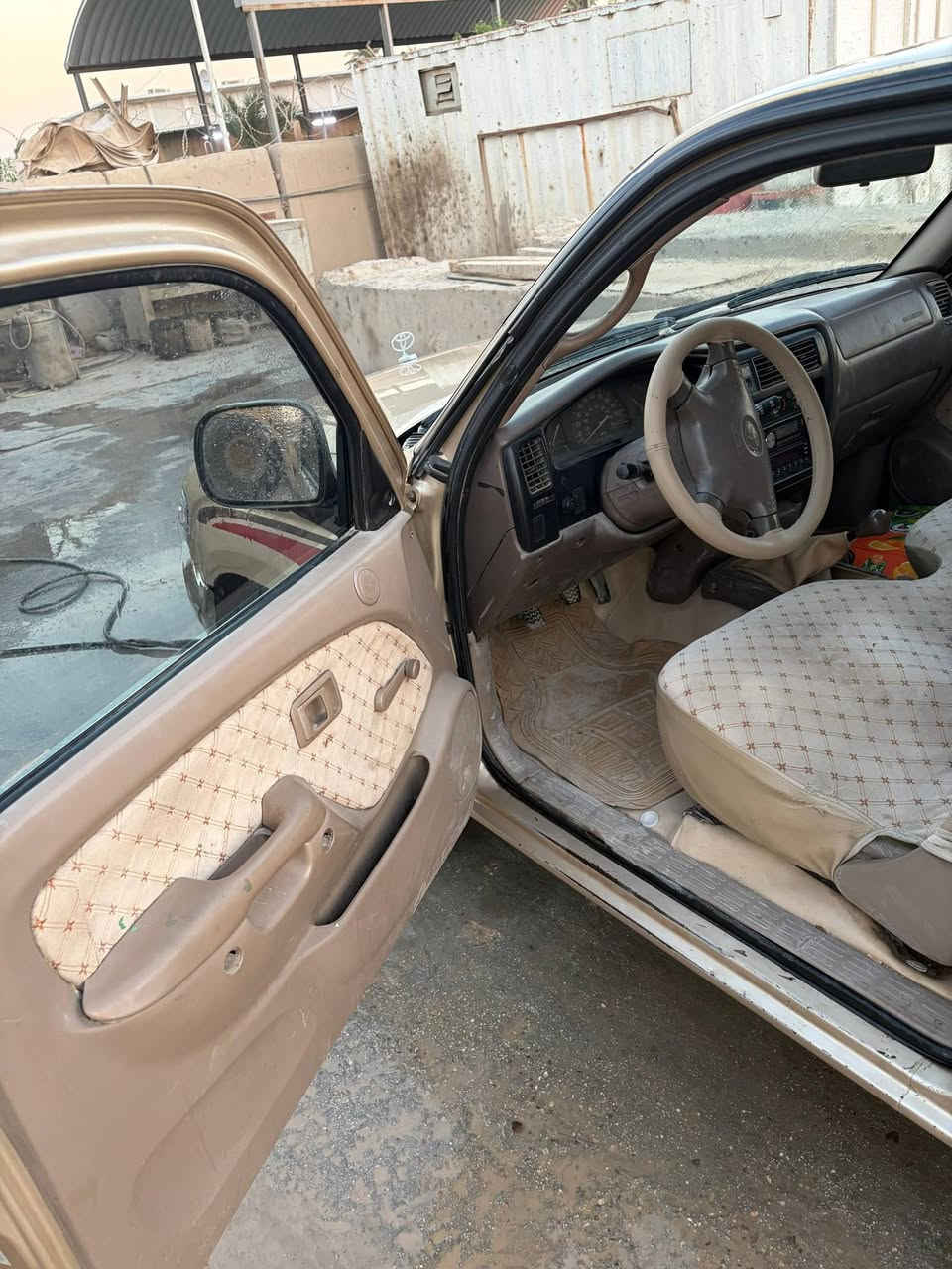 تيوتا 2002جمرة وارد امريكي محرك 2700العنوان بغداد رقم الهاتف ***********
