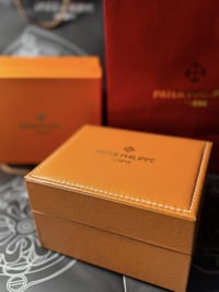 ساعة باتيك فلب كوارتز مع كامل كروت وملحقات وعلبة وكيس السعر 75،000 وال...