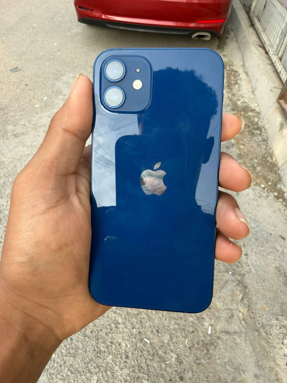 سلام عليكم 
ايفون 12عادي للبيع جهاز مكفول فقط بطاريه معلايه 91
السعر 350 بي مجال بسيط مكاني بغداد البياع 
رقم ***********
