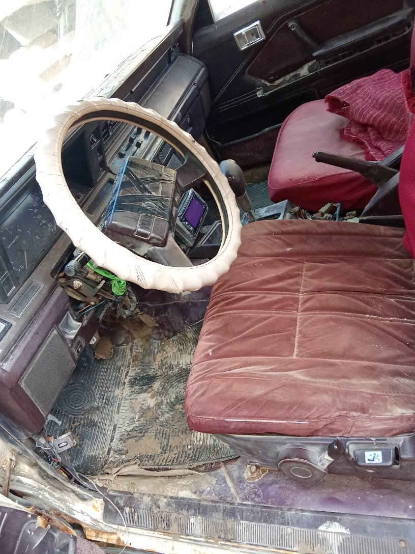 سلام عليكم للبيع سوبر85 كير ومكينه2/500نضاف كير بس لبك مايجي بيه ولباقي شوف العين حداديه نضيفه تخم تاير  كهربائيات كامله سلف دينمو جديد مكان سوك الشيوخ سياره ماندل راعيها ابيعه هل موجود كوم حديد سعر14وبي مجال لشراي ***********
