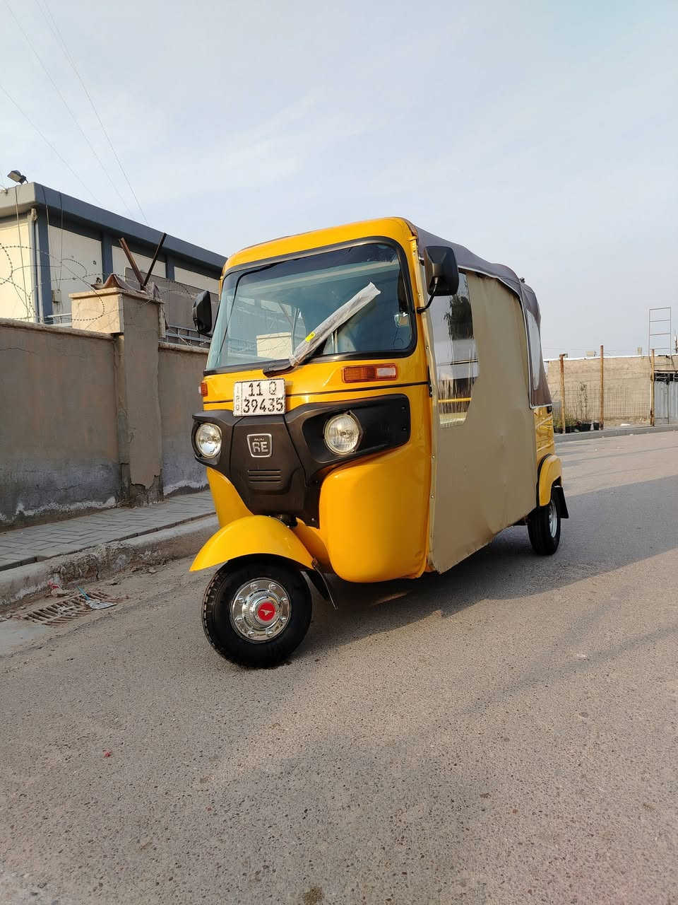 تك توك 2022  شهر8 باسمي بيها لغد مصبوغ ونص صفحه الوره َودوس مالتها__ مفتوحه  مبدل بوشه وبستم
ويحتاجله عمبار وسلف مالتها غير هذني كل نقص مابيها ومع العليم السلف شغال وكلشي مابي يمشيك شكد ماتريد بس العمبار ١٥الف سعره هو وشده
مكاني مدينه الصدر قريب علئ كسره وعطش
السعر7ملاين_750الف
رقم الهاتف ***********
