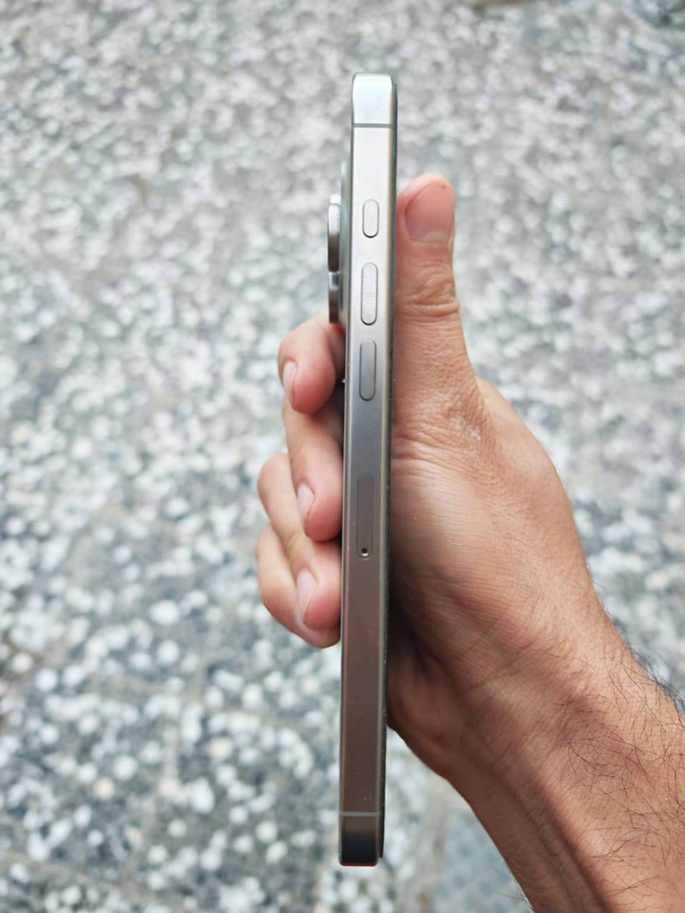 *ايفون 16 برو ماكس
*لون تيتانيوم رصاصي 
*نظافة 💯 
*ذاكرته 256
*بطارية /100
*مشحون/74 مرة 
*محدث آخر تحديث من آبل 
*انموذج M نسخة شرق اوسط (ماستر) 
*غراضة كاملة كارتونة و شاحنة اصلية كاملة واربع حافظات 
ولاصق كاميرات (الياقوت) ولاصق شاشة أصلي 
*السعر /1475  
*مكاني/نجف 
*للاستفسار/ ***********  مراسلة عبر الواتس اب 
ملاحظه تلفون مظموم وغير مستعمل حاليا
