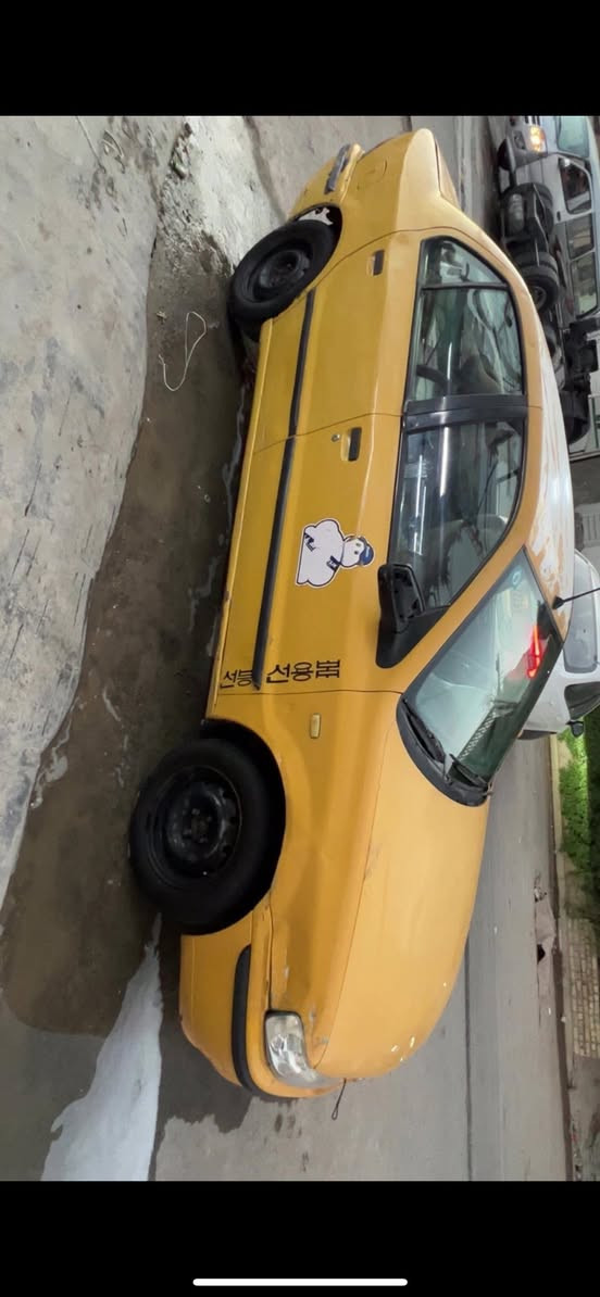 السلام عليكم اخوان سنمد 2010 سيارة بيهة نقوصات يرادلهة صدر امامي و خلفي مشط ستيرن محرك صارلة شهر من سويتة خير من الله هية مصفرة وغرامة عليهة 300 الف تبريد عوزة غاز 
سيارة حلوة يرادلهة ترتيب تصرف عليه 500 بل زايد السيارة بسمي تحويل ثاني يوم رقم إنكليزي سيارة عارضة 22 وبيهة مجال بصيط كلشش 
*********** بيه واتساب
