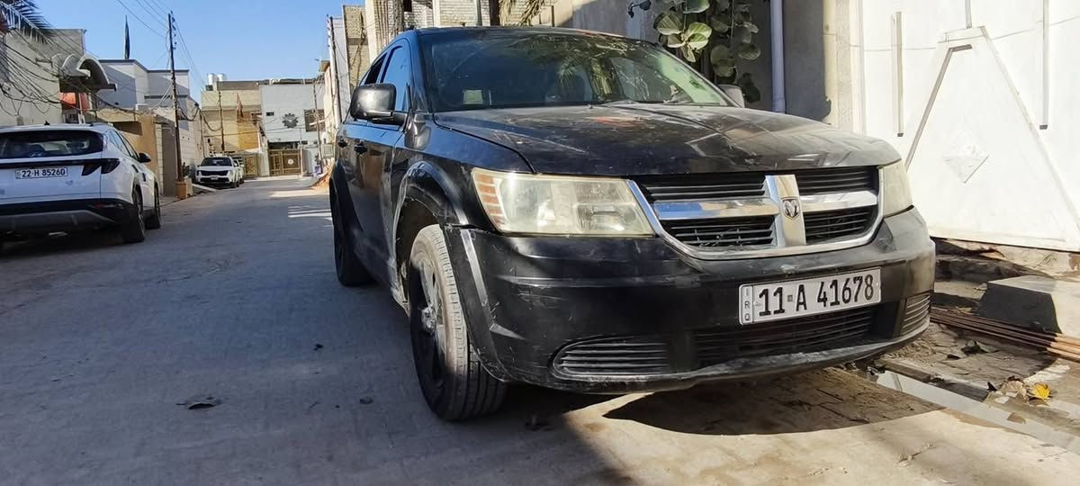 السلام عليكم  دوج جورني موديل ٢٠٠٩ رقم بغداد باسمي للبيع أو المراوس بأحدث  المواصفات 
سبعة راكب 
منظومة غاز بيها 
كشنها كهربائي 
محركها وكيرها جدد بالباكيت 
حداديتها جديده صارلي شهر من مسويها
دواخلها نظيفة 
السيارة بيها جهات جاردة وكما موضح في الصور 
السعر المطلوب ٨٧ وبيها مجال 
مكانها بالنجف 
رقم الهاتف *********** النجف, العراق
