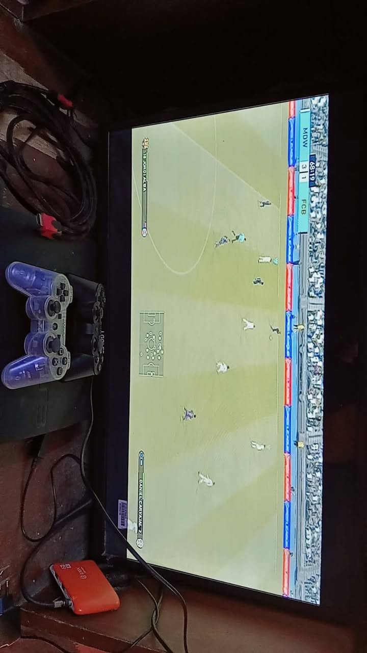 مكلف بنشر سلام عليكم *********** هذا رقم صاحب جهاز
بلي 3للبيع 
بلي مهكر +نضام مكاتب تكدر تنزل العاب على نت 
بي هارد خارجي وهارد داخلي وما يقارب 40لعبه 
وياه يدات عدد 2
لبلي شغال ونضيف بس مشكله صغيره ايسي مال اجدي عطالن تصليحه 25الاف بلزايد 
سعر لبلي 125وبي مجال 
لبلي يشتغل فيش وجدي
بلي وياه كارتون مالته
