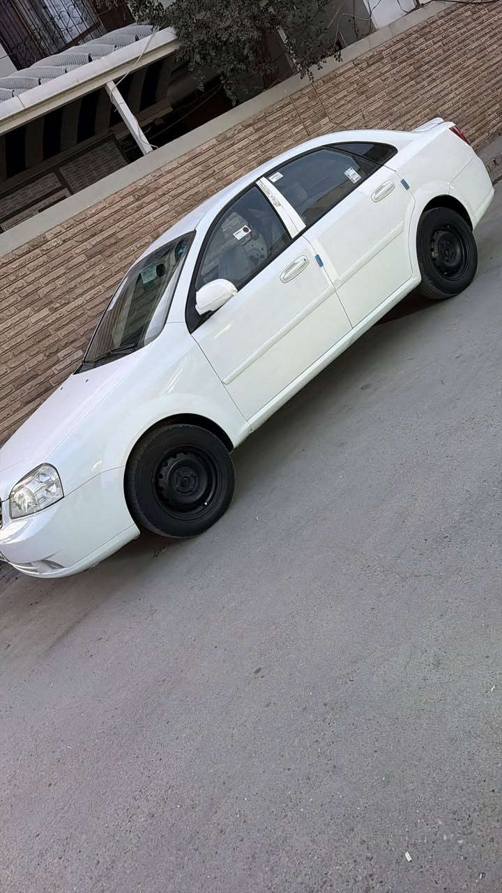 سلام عليكم ابتره موديل 12 بيه قطعه وحده بس الباب الخلفي عكس السايق رقم ديالى وبسمي هزه جديد  سياره جاهزه 87 وبيه مجال مكان ديالى بعقوبة المركز وهاذ رقمي ***********
