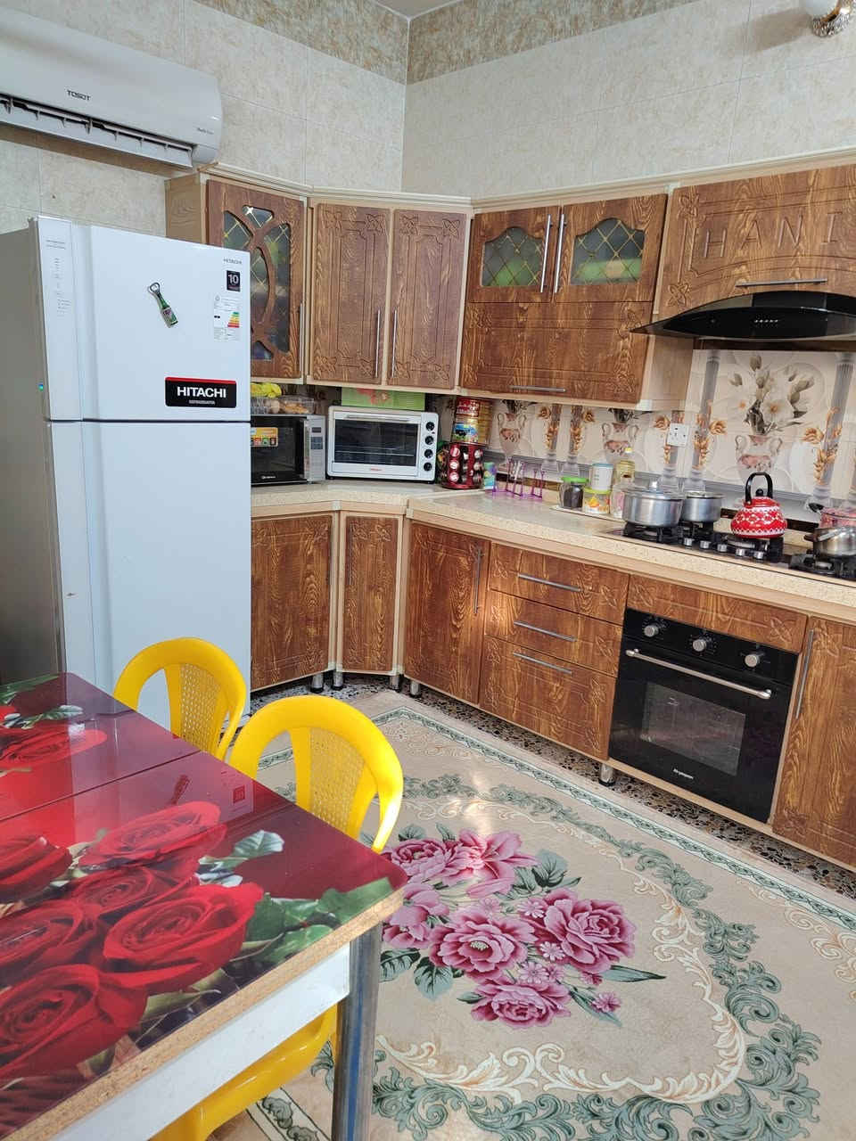 بيت للبيع ١٠٠متر واجهه ١٠ نزال ١٠مربع  سند ٢٥
٤غرف 
غرفه طابق أرضي
هول 
مطبخ 
ترك 
صحيات
الطابق الثاني ٣ غرف وصحيات
طابق ثالث بيتونه وسطح
بناء حديث العنوان الشعب الشارع العام مقابل بانزين خانه
سما بغداد للاستفسار اتصال ع رقم فقط للجادين
*********** ,
