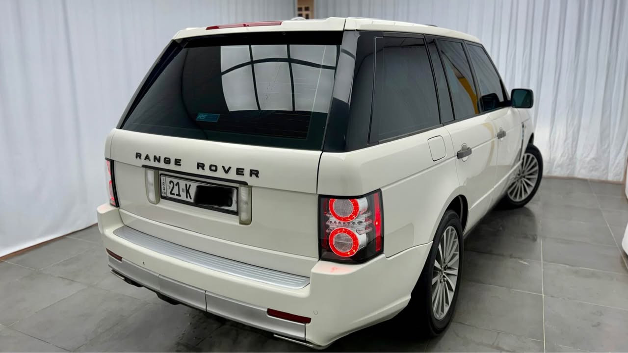 ...﷽ ...
 

RANGE ROVER - VOGUE - HSE  2010🪬

رانج روفر فوك  وكالة شركة سردار 📦🧿

 شبر صبغ  بل بنيد بدون كلشي بس بخ، باقيات مكفول كفالة عامة من كلشي بشرط

ارخص سعر بل كل سوق 💸

💰السعر :123,000 يعني 123 💵ورقة قفل 🔏 قفل 🔐 

مكان السيارة :- سليمانية 
الموديل :- 2011
اللون :- ابيض 
المحرك :- V8 بدون سوبر المرغوب 
العداد :- 180 الف كيلو حقيقي 

المواصفات فول فول 
:- بصمة 
:- سلايد 
:- كاميرا درجة 
:- رادار جانبي 
:- جكات  
:- مري شفط كهربائي 
:- كاميرا 
:- فور ويل 4✖️4 ( دبل اكسل ) 
:- ستيرن تدفئة 
:- كشنات جلد كريمي  
:- كشنات الخلفية تدفئة 
:- لايتات زينون 
:- حساسات
:- سماعات HARMAN/KARDON 

السيارة جاهزة وبشرط الكير والمحرك والحدادية والكهربائيات 

مرقم سليمانية تحويل او وكالة حاظر 
  

للاستفسار اتصل :-   *********** السليمانية, العراق
