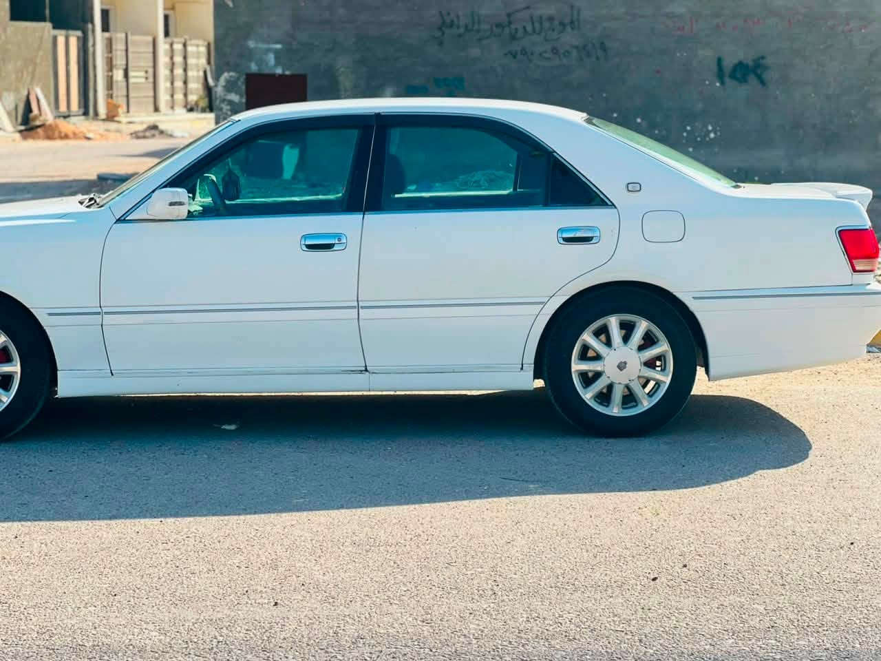 السلام عليكم ملكه لبيع موديل 2001  اصل دكمتين محرك ففتي 2500  كير مكفول كهربائيات كامله ويل نجمه رقم بغداد بسمي تحويل ثاني يوم لون ابيضّ صدفي مكان الساره بغداد 
الاستفسار ***********
