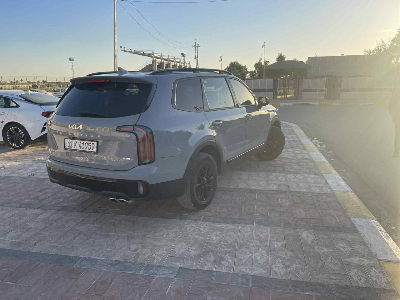 كيا تولرايد موديل ٢٤ فئه ex x line فول مواصفات رقم بغداد دولي انكليزي فتحتين كامرات٣٦٠  حساس خلفي امامي ورادارات محيطيه كشنات vip منفصل كشن خزن ميموري ومساج مري شفط ونقطه عمياء وكامرات ماشيه ١٣ ألف كيلو  السياره تقرير غرق
واتساب ***********
