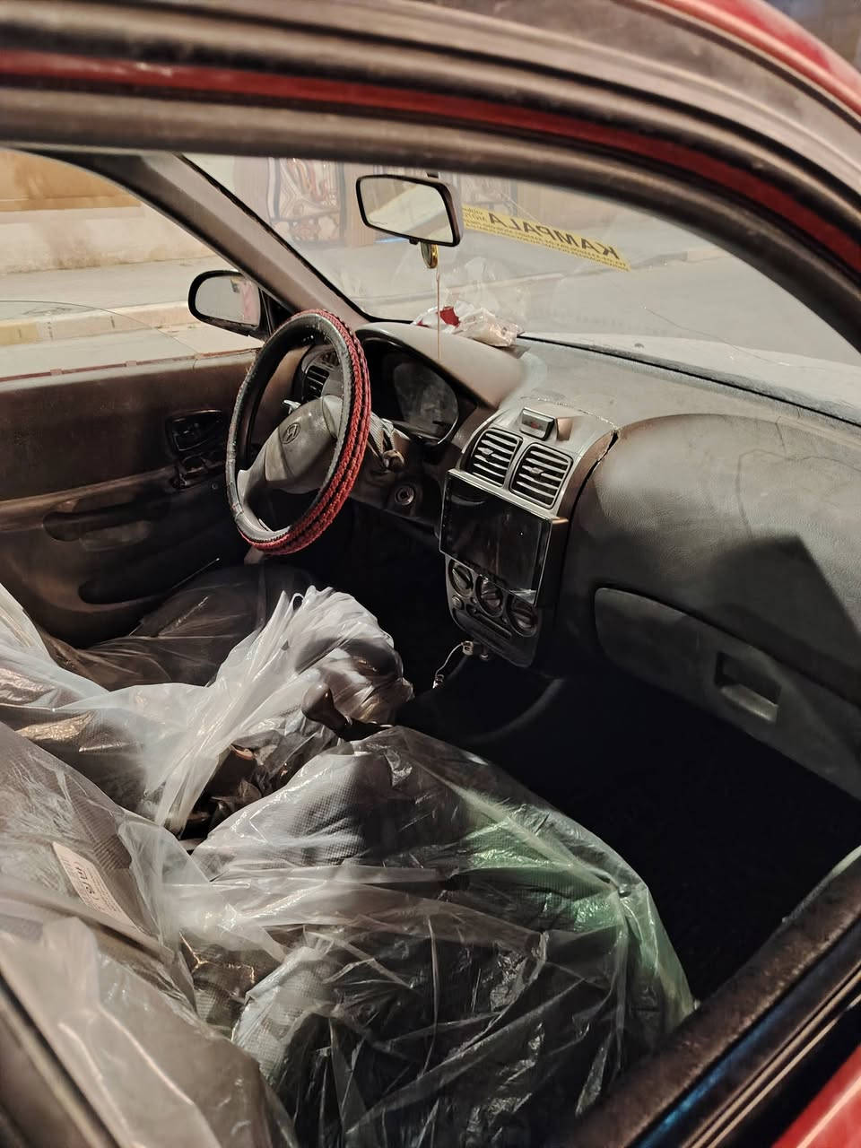 السلام عليكم سياره هونداي فيرنا 2002 مكينه وكير مكفولات طخم تاير جديد حداده بعدهي ماشادهامن الدعاميه الدعاميه رقم انكليزي بسمي وهزه جديده سنويه ٢٠٣٠ السعر 35 وبيها مجال هاذه رقمي ***********
