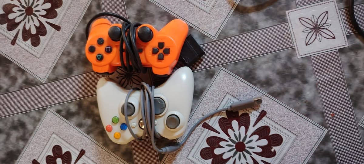 للبيع Xbox 360 مهكر 🎮 بي أكثر من 300 لعبة 🎮وياء ثنين يدات مكاني نجف حي الرضوية 
ضمان بي شهر كامل اي خلل بي يرجع وفلوسك يرجعلك 
السعر 100وبي مجال قليل 
مستعجل على بيعة 
للاستفسار أو الشراء مراسلتي على الخاص 📩
*********** وتساب موجود
