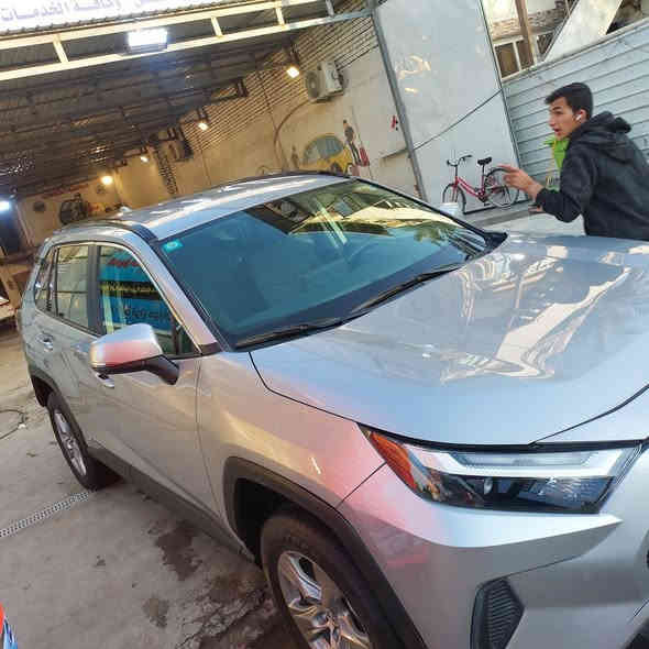 ‏2025 Toyota RAV4 Hybrid XLE
‏2025 Toyota RAV4 Hybrid XLE 
مرقم بغداد رقم مميز
تويوتا رافور 2025 XLE
السيارة السياره بدون تبديل بدون صبغ
السيارة ماشيه :  7000 mil
السعر :240$
ايرباك .ستيرن 
حجم المحرك 4 سلندر (2.5L)
مواصفات XLE :
بصمة ابواب
نظام سماعات JBL
تبريد قطعتين
رادار أمامي
تحديد مسار
رادار جانبي (نقاط عمياء)
رادار خلفي
اوتو ستارت (Auto start)
اوتو ستوب(Auto Stop)
هاند بريك بصمة
اوتو هولد(Auto Hold)
تحكم وضعيات القيادة ECO,NORMAL,SPORT
مانع انزلاق+ABS
حساسات خلفية+كاميرا
تحكمات استيرن
اشاير بالمري 
لايتات زينون و عدسه 
بلاكتور زينون 
تبريد قطعتين 
كامره.  خلفيه
وبقية مواصفات XLE المعروفة
مكان السيارة بغداد الكرخ / الغزالية
للاستفسار 
الاستفسار.
***********
***********
