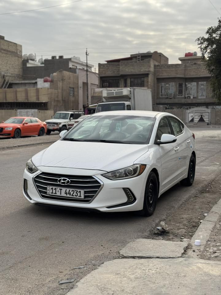 السلام عليكم.  ❤️❤️
النترا 2017
محرك. 2000 
سيارة جديدة 
مدوشمة عام 
تخم تاير جديد 
كير ومكينة كفالة وممفتوحات

وارد امريكي 
حادثة وصور وسونار موجودة
صبغ بنيد (((
((وبيهة شوي كشور علا حطتهن عايفهن))
 بيها طخه حافه البنيد  صطحي
بدون ايرباك شوصي لغود مكفولة

السعر.      117$$.   
 العنوان بغداد

للتواصل  ***********
