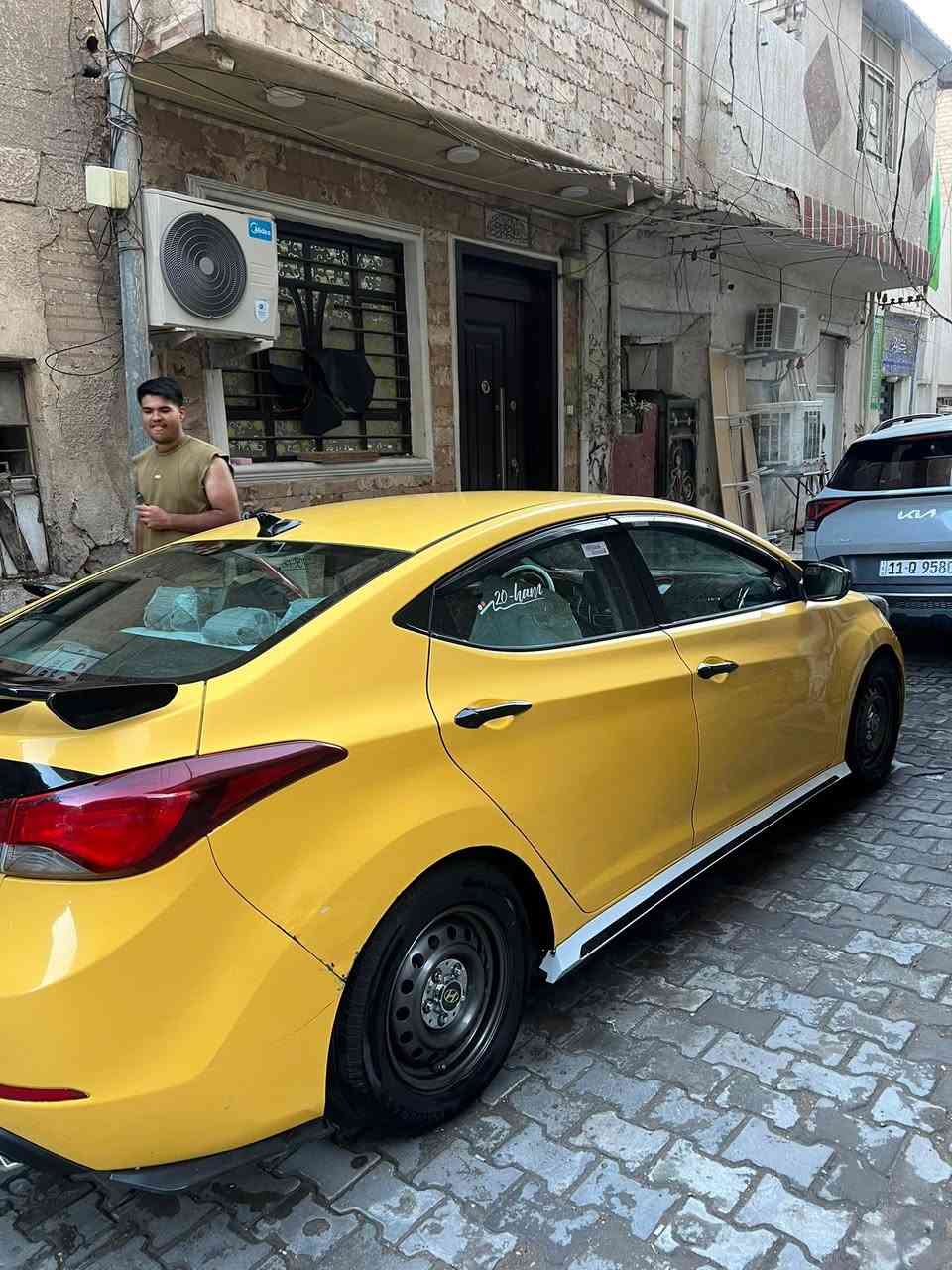سلام عليكم الانترا 2015 للبيع
وارد امريكي حادثها تبديل دعاميه سياره جاهزه تخم تاير تحكمات ستيرن تبريد ثلج و تدفئة مكينه جديده مبدله و احلى من صور بعد 
السعر 112 العنوان الاعظميه شارع 20 
رقم الهاتف ***********
