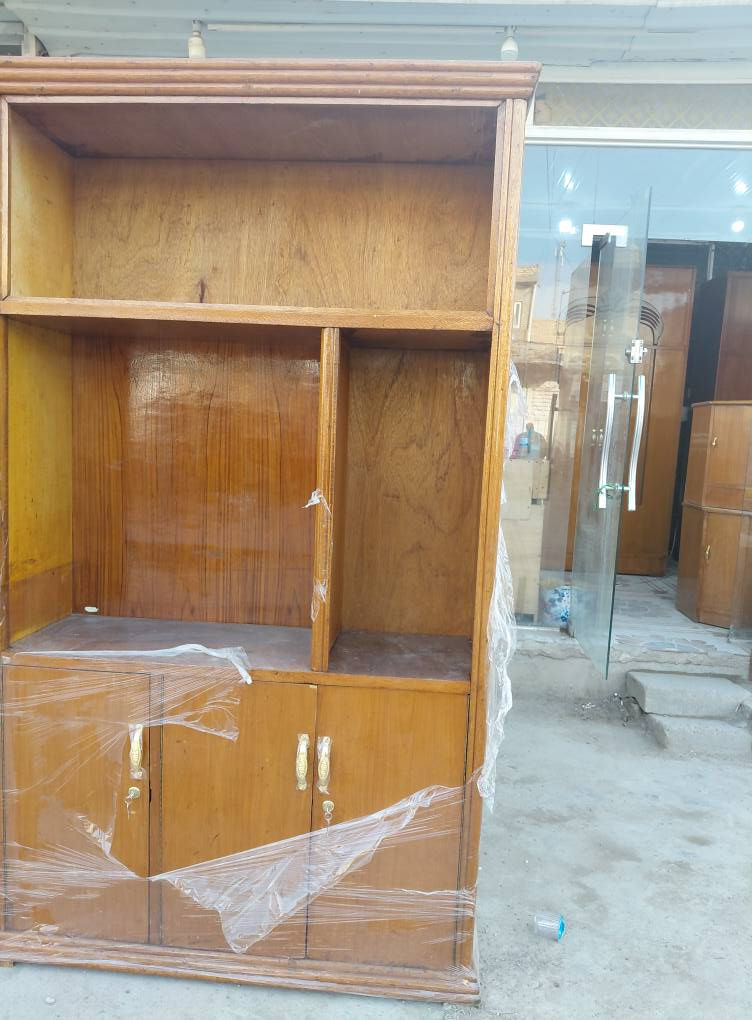 معرض صاج صاج عنوانه كوت حي الجهاد شارع النجارين نجارة ومعرض الحجامي الاتصال او مراسلة ***********
