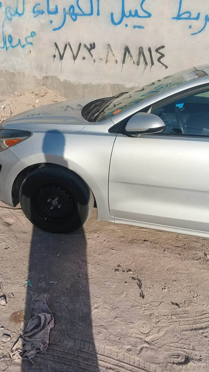 سيارة كيا ريو مديل 23 وارد امريكا حادث بس جاملغ امامي سياره جيس كير مكينه حداده تبريد كله كفاله سياره مال بيت ماشيه قليل السعر ١٠٧   وبيها مجال لشراي رقم معوقين دوانيه اخوان انا مكلف بنشر هذا رقم راعيها 
***********
اتصلو بي وهوا يفهمكم كل تفاصيل البصرة, العراق
