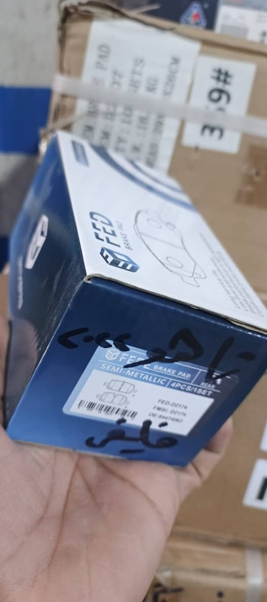 خلفي يوكن+تاهو 2022/2025ماركه FED ضمان الجودة العالية بدون صوت بدون غبار سلاسه في التوقف جمله مفرد للتواصل***********
