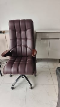 يوجدأثاث تصفية مخزن للتواصل والاستفسار ٠٧٨١٠٦٩٠١٧١