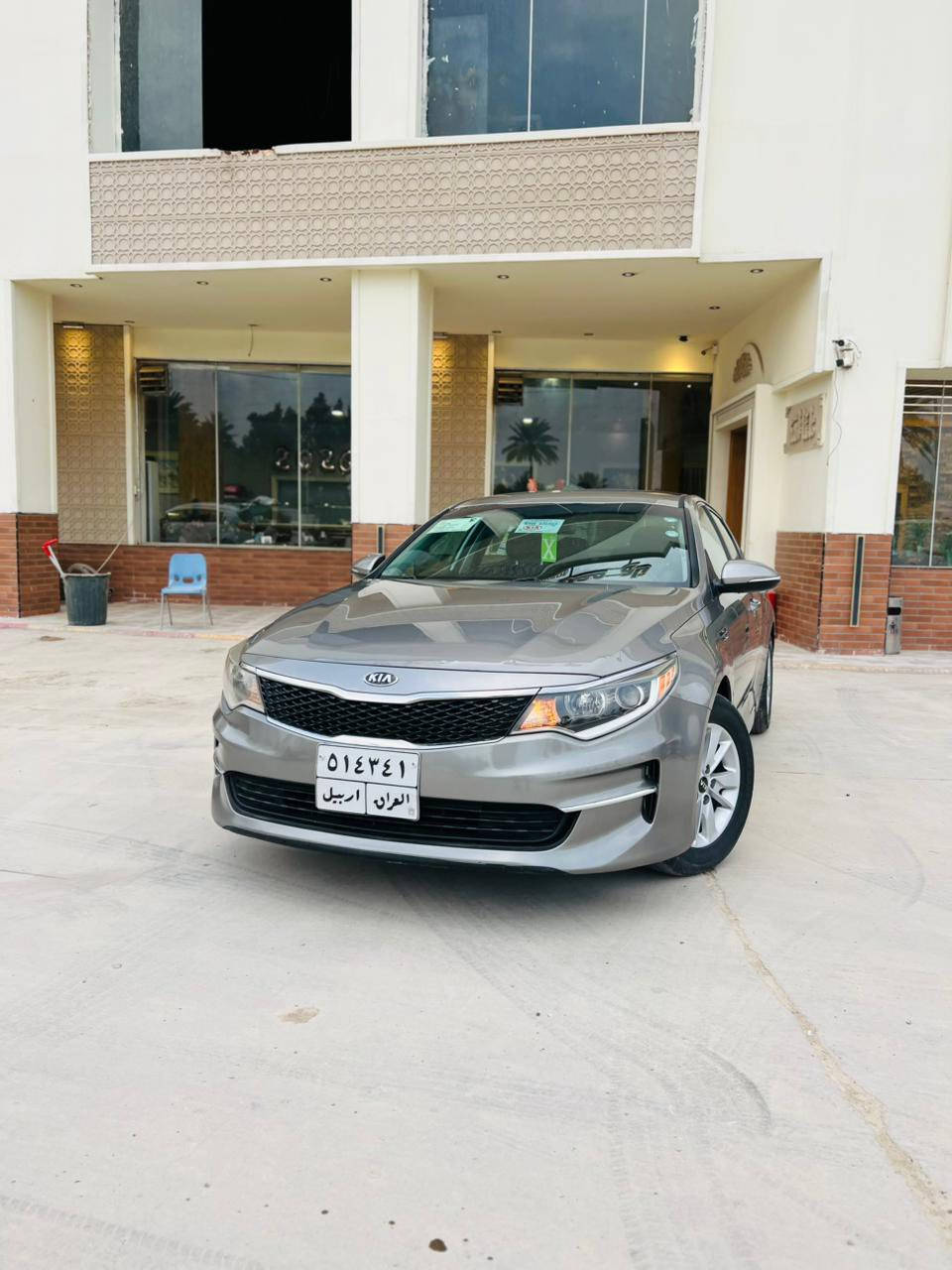 السلام عليكم اوبتيما ١٨ أمريكي السياره كلش جديده رقم أربيل تحويل او وكاله نص فول موصفات موجوده بالصور ماشيه ٩٠ مكينه مامفتوحه كير حداديه تخم تاير تبريد كله بشرط ضررها باب السايق والوره صور الضرر موجوده داخل الصور مكاني بابل الحمزه رقمي *********** سعرها ١٣٤
