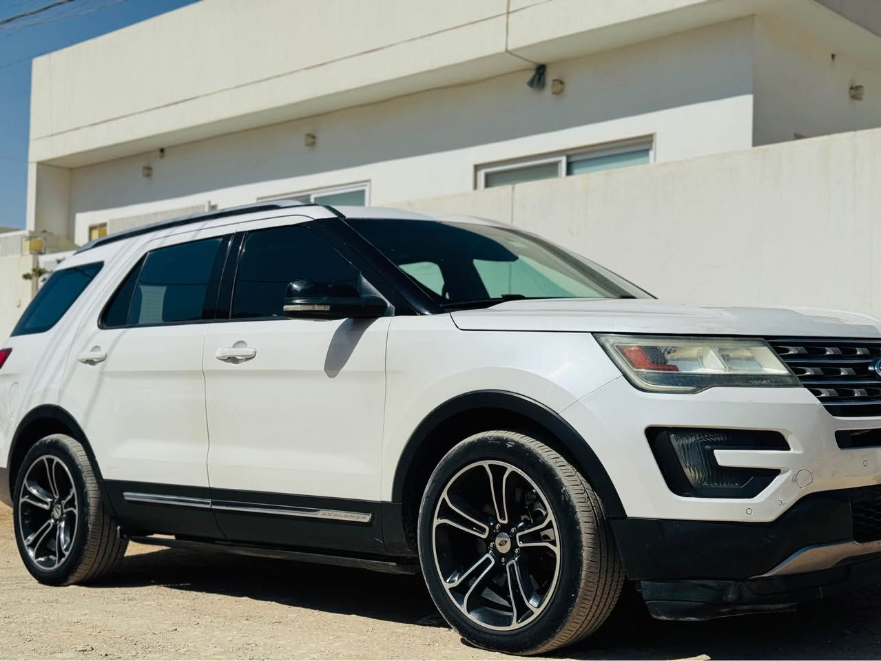 فۆرد ئیکسپلۆرەى ٢٠١٦
٦ پستن
فول مواسەفات 
سێ شاشە 
دەبل اکس
٤ مۆدی لیخورینی هەیە
گوشین هیتەر
بەسمە و شەغال 
سندوق  شەفت 
چەندین ماسەفاتی تر
سنەوی و هەزەی نوێیە
بەناو کردن و گیر و مەکینە بە شەرت 
تەنها واتەرپەمپی گورایە
سەیارەکە زۆر جوانە بی کێشیە  
سێ پارچەی بی ژۆری بی ئیرباگ 

فورد  ایکسپلورە
بصمه 
شغال
كشنات هيتر
رادار
حساس
كاميرا
لايتات ليد
كشنات جلد و كهرباء
صفحة السكن بها ٣ قطع 
وبها البارد من البونت 
و صفحة سائق  
مكان اربيل أربيل, العراق


**إذا كنت صاحب هذا الإعلان وتريد حذفه لأي سبب، رجاءا أرسل رسالة إلى الدعم الفني**