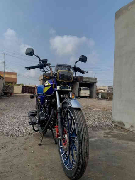 السلام عليكم ماطور للبيع سونك محرك اسود حجم المحرك 150
موديل 2024 ماطور جديد محرك شرط كهربائيات شرط وبي منفيس كلو عله وضع الشركة تشقيل عن بعد
السعر 775 وبي مجال 
المكان القياره قريت الحاج علي
رقمي ***********
