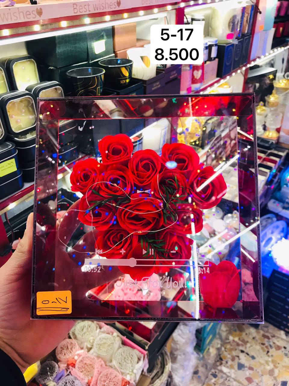 السلام عليكم أسعارالهدايا🎁🌹 بمناسبة عيد الحب كلهه رخيصه يمي من اليوم بدت العروض مال هدايا🎁  زبائننا الكرام
نود إعلامكم بأن التعرفة الكمركية قد ارتفعت واني حبيت اطمنكم الأسعار مالتي ما اصعدهه ولا ربع  اسعارنه ثابته حتى لو ربح قليل احسن ما تنام البضاعه خير من الله والحمد لله سنتر كيمو البلديات الصحفيين مجاور قلعة لبنان ومقابل دكتوره وعود للاستفسار والحجز واتساب ***********
