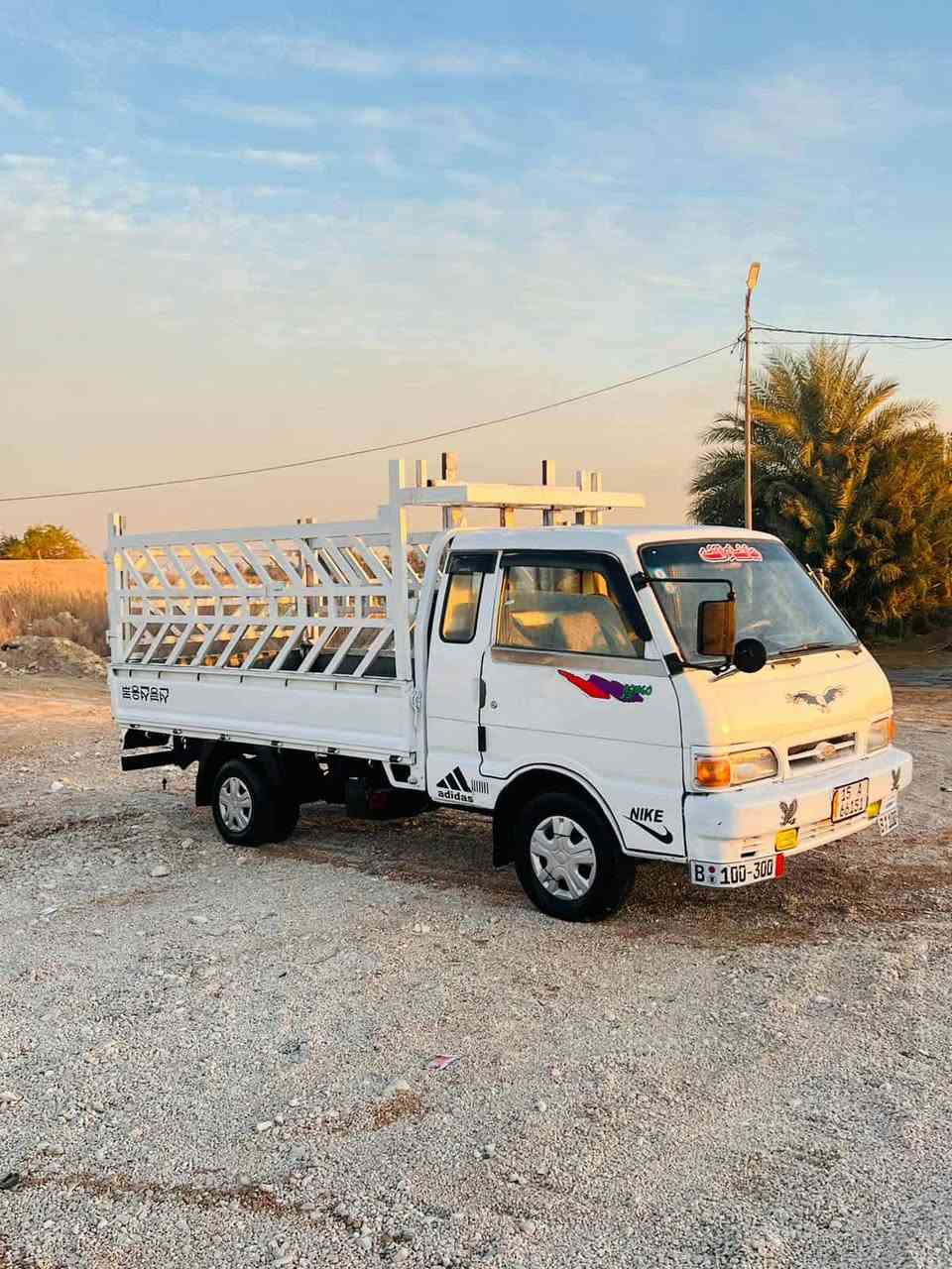 سلام عليكم كيه بنكو موديل 96 سنويه 30 رقم جديد سياره مكفولة من محرك وكير واكسل وصدر وشاصي وكهربايات شغاله قماره بلاديه وتخم تاير سياره كلش حلوه سعر 54 وبيه مجال مكاني رمادي رقم الهاتف *********** يالله
