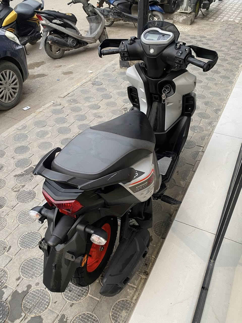 زت ار ٢٥ دراجه نضيفه كلش وياها دوسه وكاعيه وغراضها كامله استفسار اكثر اتصل ***********
