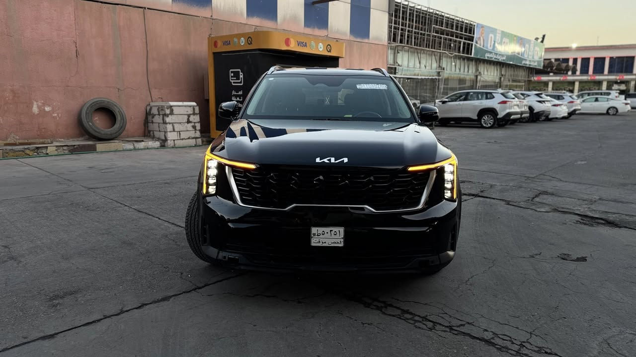 السلام عليكم 
سورنتو وارد امريكي S مديل 2024
بدون ارقام تترقم جميع المحافظات 
حادثها بالويل سطحي لا شاصي ولا دواخل بيها بارد بسيط طرف الباب و المدكر و صبغ خلف الباب كلش قليل ايرباك ضارب و صور الحادث موجوده 
١-محرك 2500 تنفس طبيعي 
٢-كشن جلد تدفئه 
٣-حساسات امامي خلفي 
٤-رادار امامي خلفي 
٥-نقط عمياء جانبية 
السعر ٢٣٥ وبي مجال 
العنوان بصرة ***********
