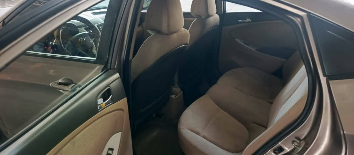 🚘 للبيع – هيونداي أكسنت موديل 2014  

خليجية – تبريد ثلج  
مكينة وكير خير من الله – كلشي مابيهن  
حدادية نظيفة  
🚫 ملاحظة: السيارة جاردة فقط بيها 4 قطع صبغ أثر جراد طخات خفيفة جداً  
مكينة 1400 نظيفة بالجيس  
السيارة للبيع حزام – جاهزة من كلشي  

📞 للاستفسار: ***********  
💵 السعر المطلوب: 73 ورقة وبيه مجال  

#هيونداي #اكسنت #Accent_2014 #سيارات_العراق
