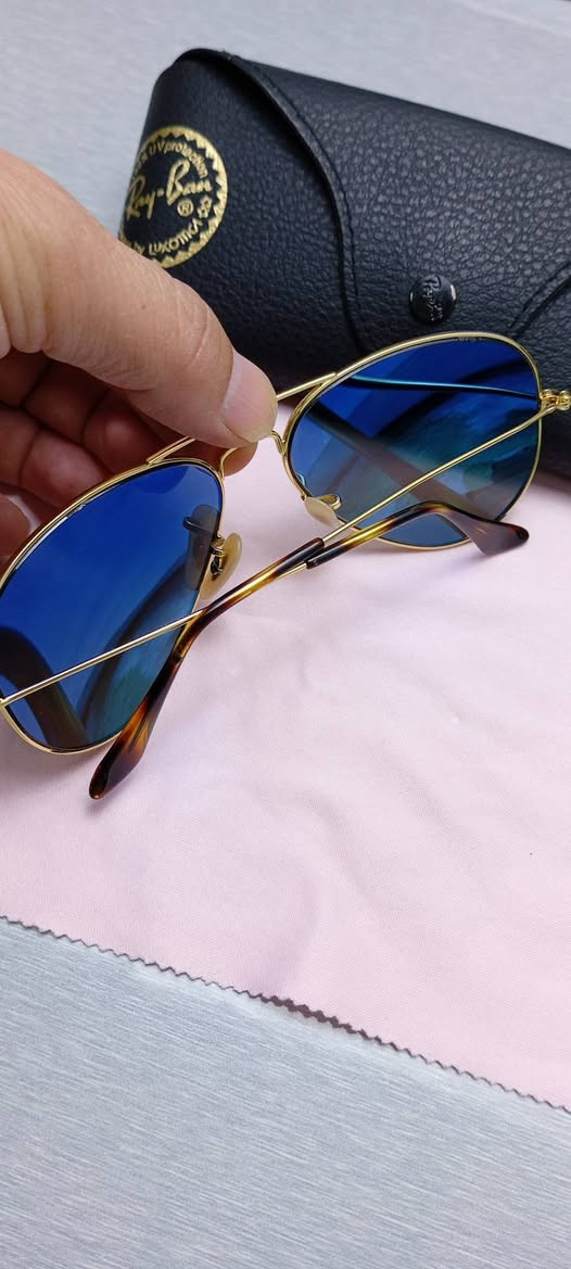 نظارة ماركة راي بان ايطالي ارجنال
قياس : 58 وسط

عدسات: زجاج سميك

فلتر: uv400 لحماية العين من أشعة الشمس 

قطعة نضيفة جدا

للاستفسار: واتس اب ***********
