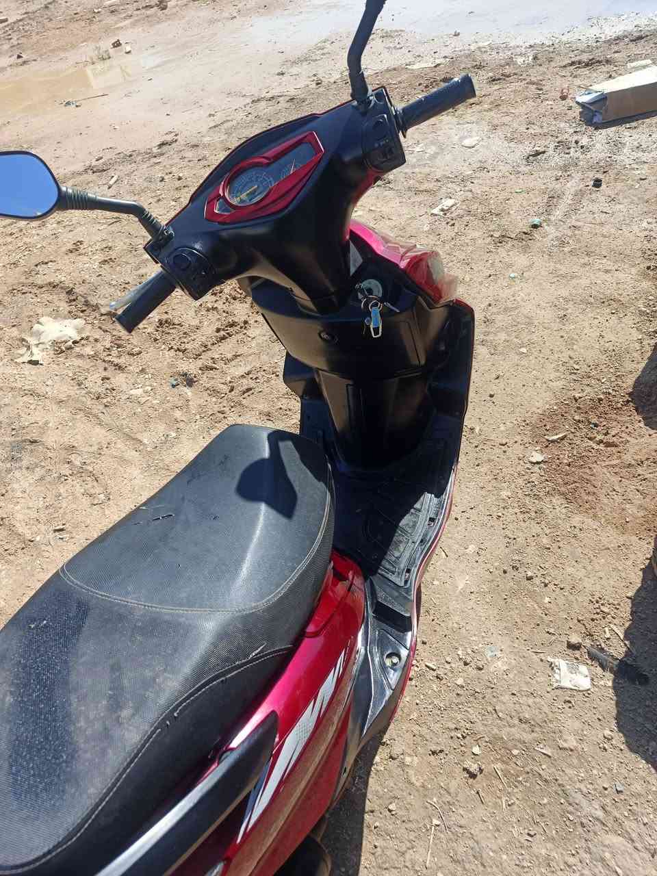 دراجه دراجه كوم حديد  ⭕سكنس⭕. صيني. مكينه سيام. بس المكينه  عوجت روله اوعفته  تركته الدراجه كامله   عوزه غسله اني  ناشر  صورته قبل  اوبعد هسه متروكه. الدارجه كلش امرتبه  ابيع هل موجود. كهرباييات كامله كله ⭕ كل نقص مابيه  سعره معروف الكوم حديد  اب ١٠٠  مكاني كربلاء  مجمع سيد اسماعيل. ***********
