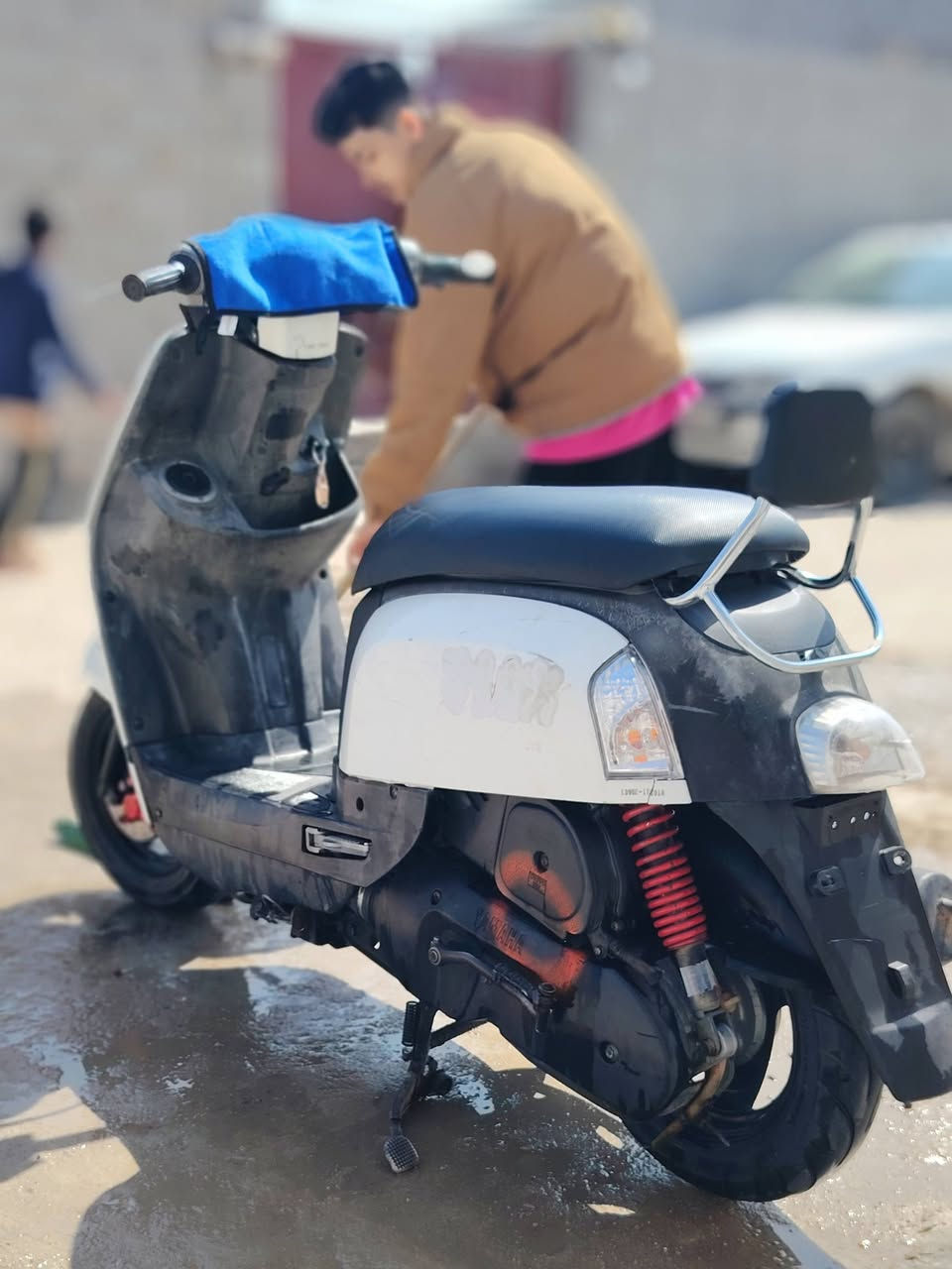 السلام عليكم للبيع بوليسي
الدراجه كلها عله وضع الابلاد كفر مختم ويا المكينه كابريتر
مو نوزل مكينه كفاله عامه شرط شلعه ومعدل ناعمه كلش
بوشهـ49بلادي سلف باتري كهربائيات كله شغال  
مكاني نجف شارع كربلاء نجف عمود134

                    السعر💸800💸وبيها مجال حك الجيه

هــ ***********
