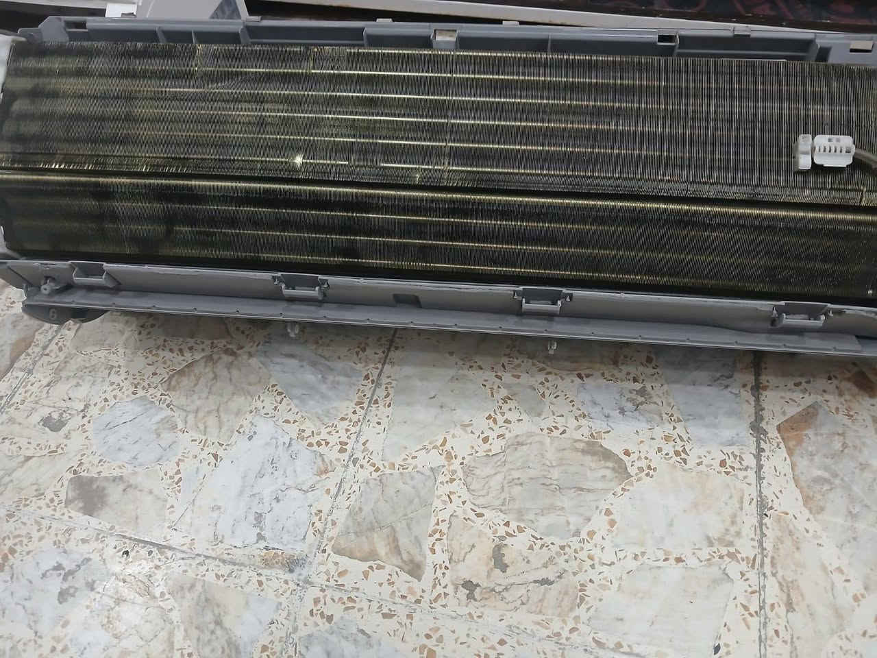 داخليه ٢طن نوع الحافظ والثاني جنرال كولد بلاديات مداخلات تصليح على البلاد قطعه خارجيه ١طن نوع كري انفيرتر بلاديه غاز مقفول  العنوان بغداد  رقم الهاتف ***********
