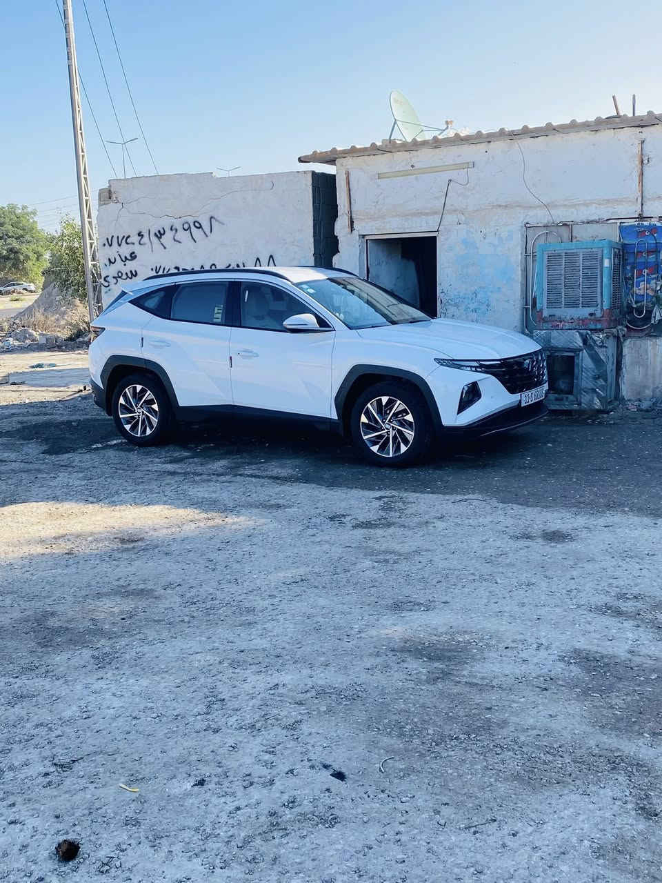 السلام عليكم للبيع توسان ٢٣خليجي كفالة عامه رقم بغداد بسمي مواصفات 
بصمه تشغيل عن بعد بصمه أبواب
تحكم سترين شاشه اربع انضمه قياده 
تبريد قطعتين ترحيب بل مري
كراسي كهرباء داخل للونين 
برد خلفيه اصليه وبعد بيه مواصفات 
ماشيه 55
للاستفسار اتصال ***********
