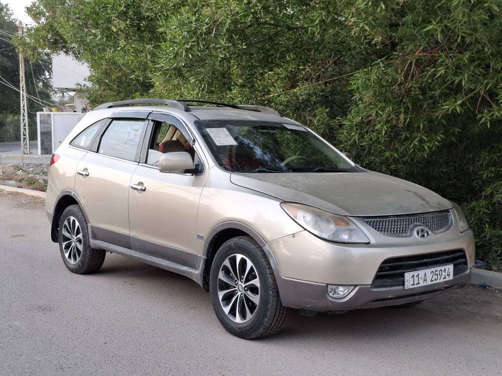 السلام عليكم للبيع او المراوس هونداي فيركروز ٢٠٠٨ وارد خليجي فول مواصفات  
فتحه 
كشنات جلد + كهرباء 
سبعه راكب ٣ قطع تبريد 
مكينه وكير خير من الله تخم تاير جديد صدر امامي خلفي جديد سياره جاهزه السعر ٩٣ وبيها مجال
مكاني بغداد
رقم الهاتف *********** بغداد, العراق
