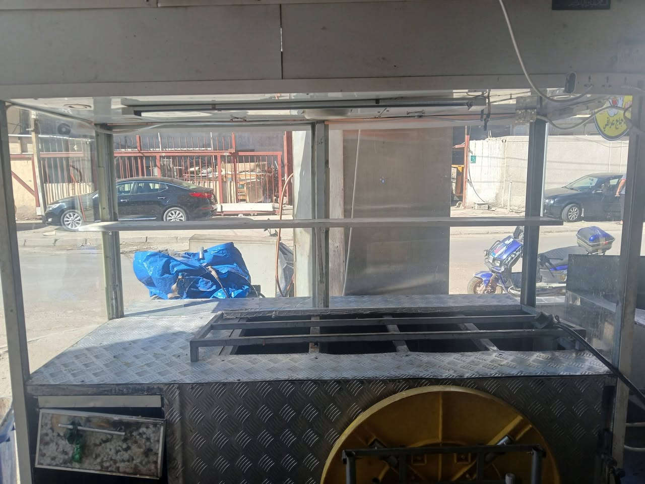 للبيع شواية مع عارضة طعام مع ميز ستل ستيل مستعمل للاتصال *********** الكرادة الشرقية
