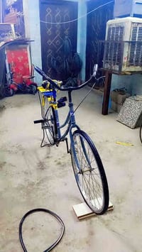 باسكل حجم 26مصبوغ سمنتي ناقصه بس جوب خلفي باسكل نضيف السعر عل رقم07749...